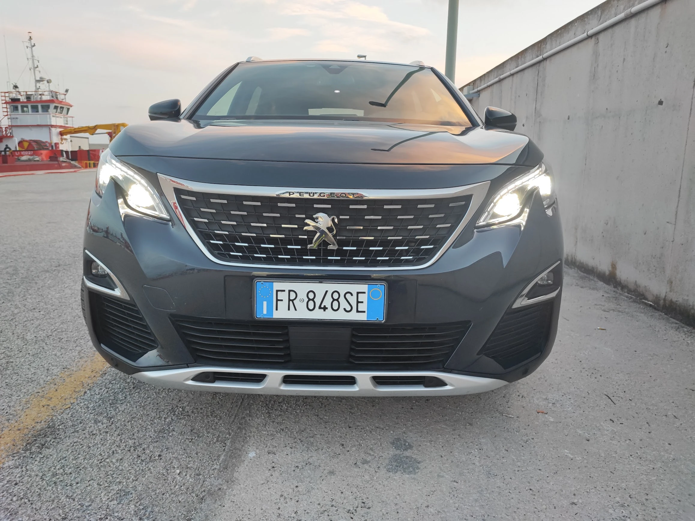 PEUGEOT 3008