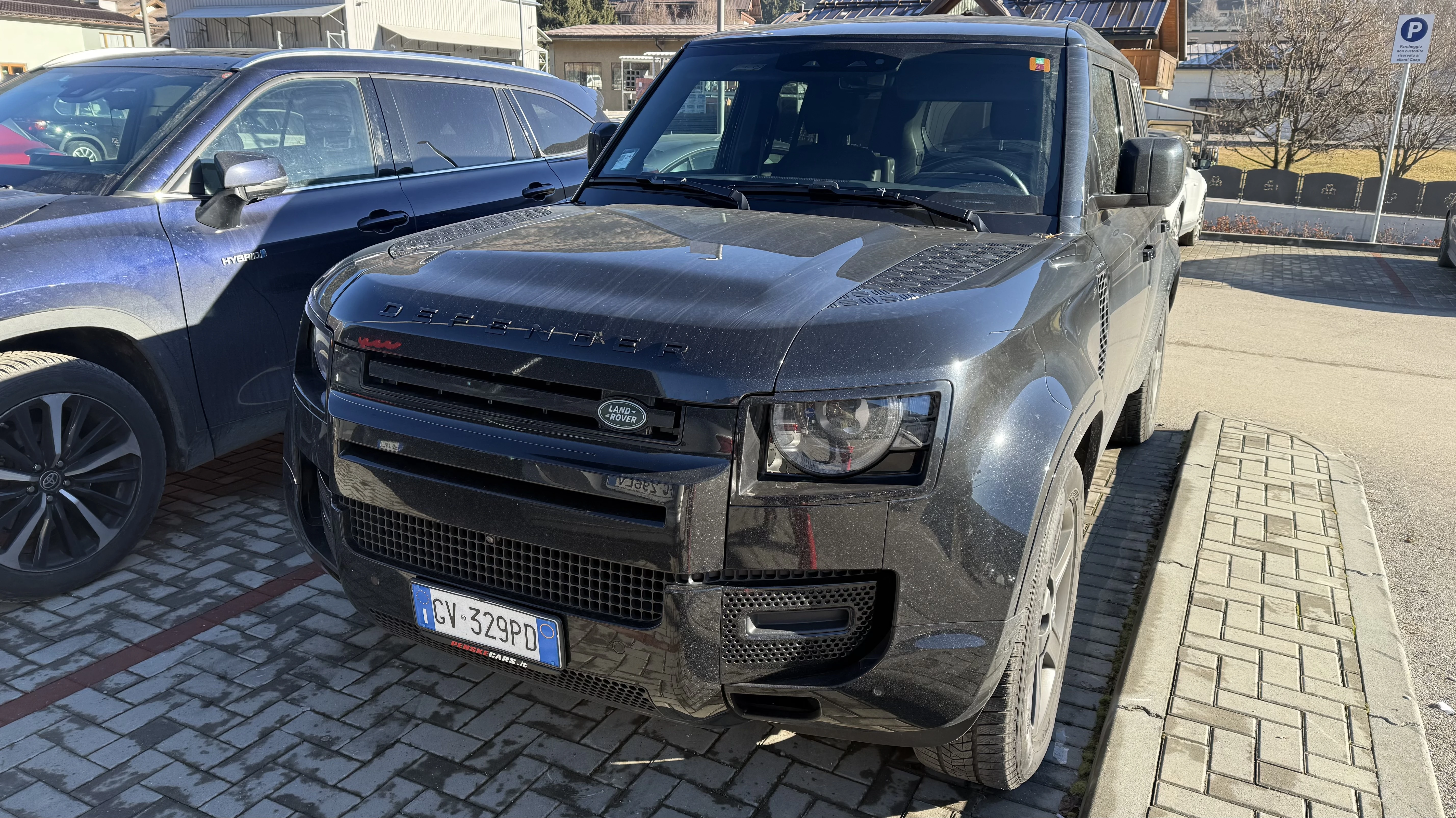 LAND ROVER Defender