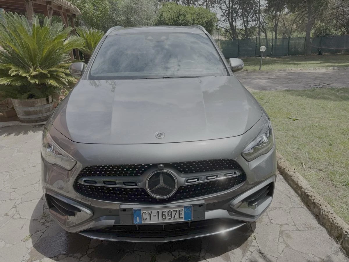 MERCEDES-BENZ GLA
