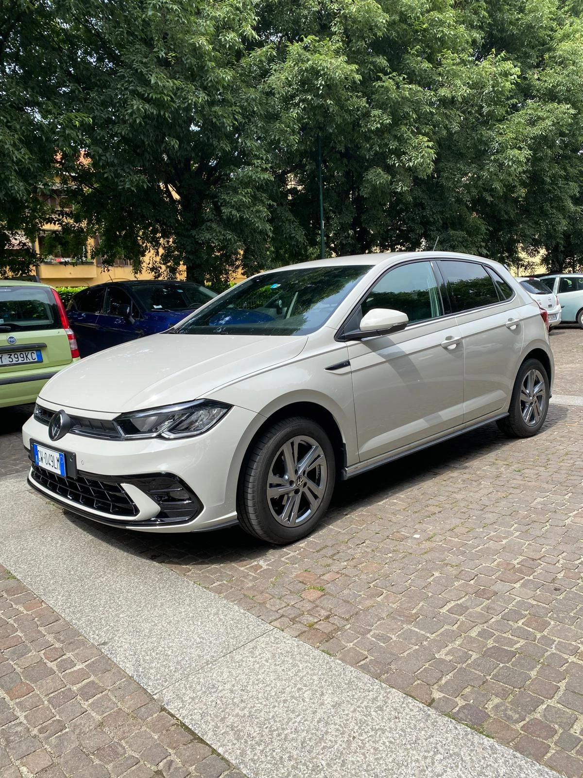 VOLKSWAGEN Polo