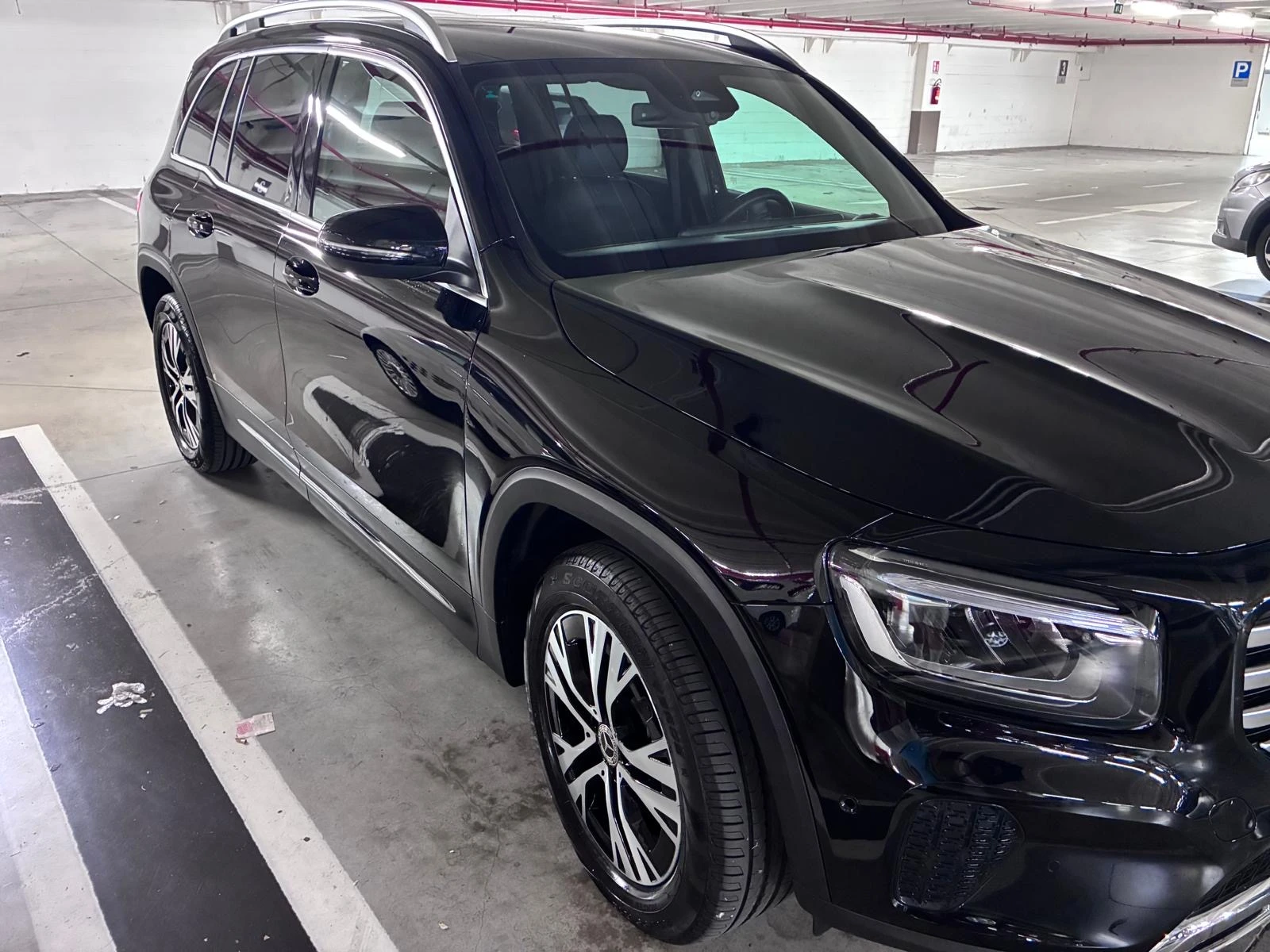MERCEDES-BENZ GLB