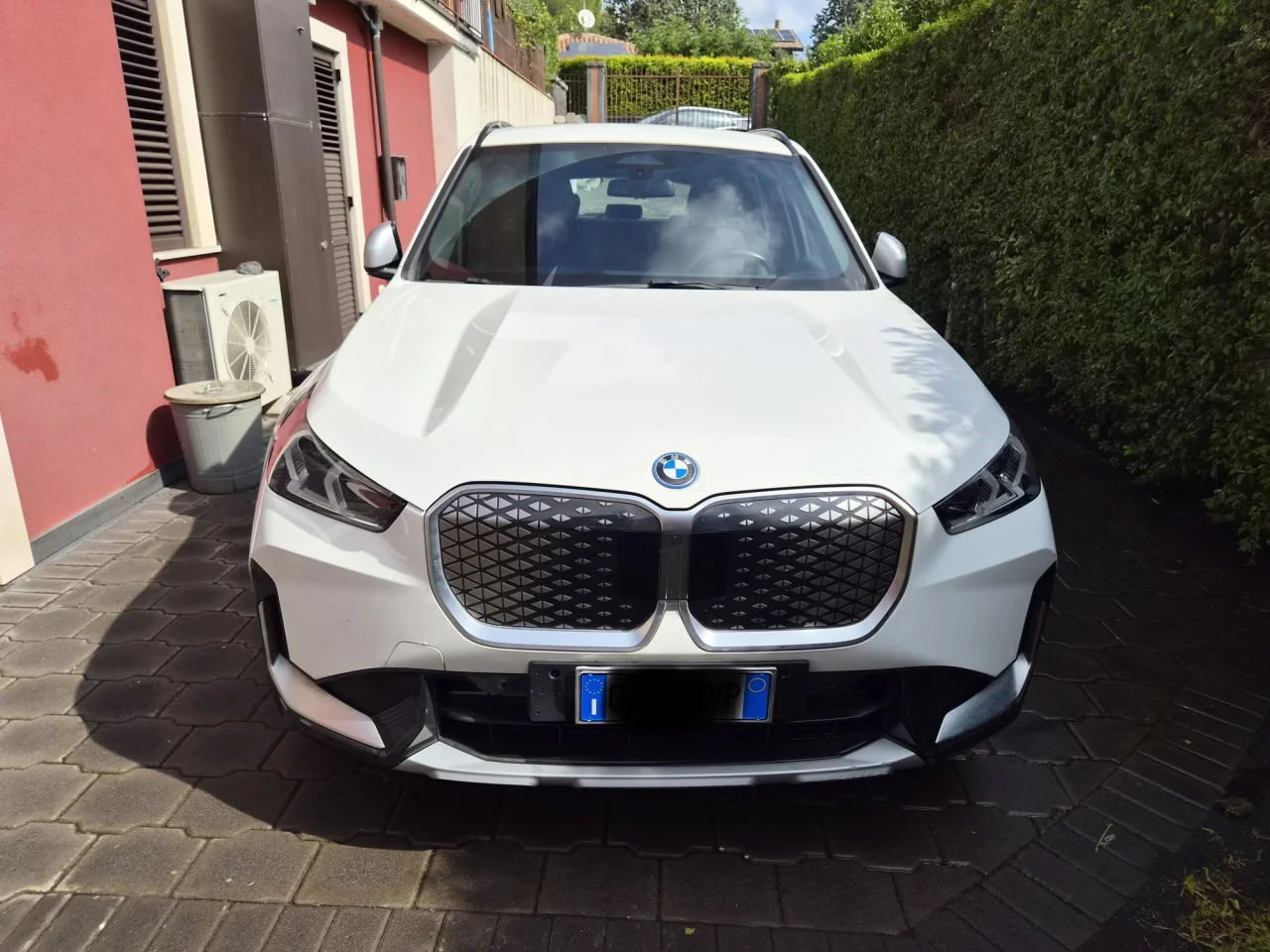BMW iX1